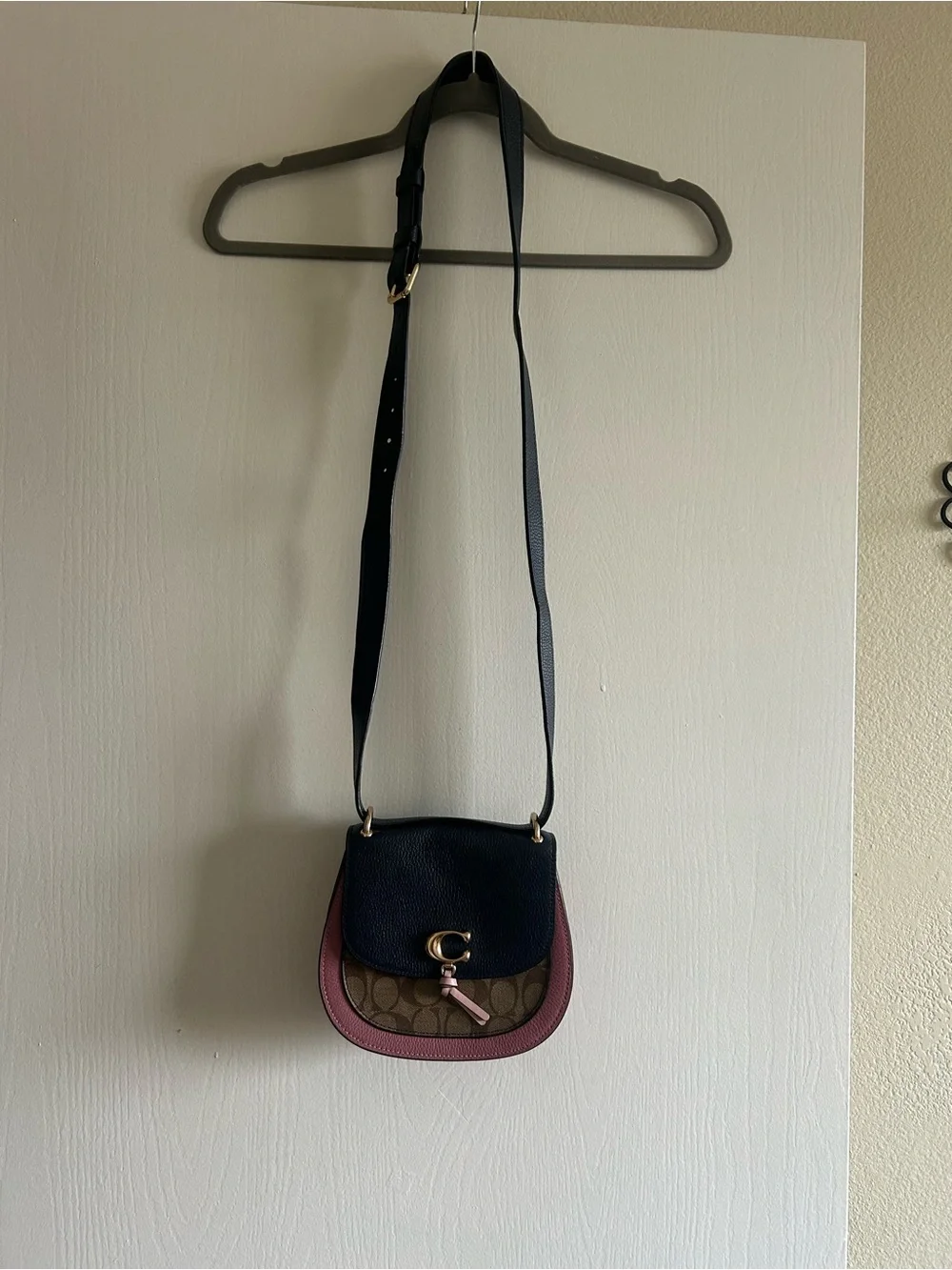 Coach Signature Remi Saddle Crossbody in navy blue and pink, classic coach
